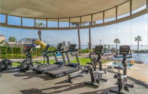 Γυμναστήριο ή/και όργανα γυμναστικής στο Lovely Apartment In Torrevieja +23 φωτογραφίες