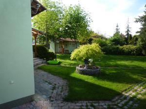 Vonkajšia záhrada v ubytovaní Gartenpension Prosl