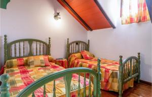 Posteľ alebo postele v izbe v ubytovaní 7 Bedroom Awesome Home In Lucena