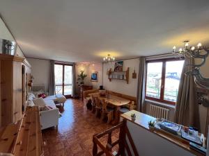 Χώρος καθιστικού στο La Baita Limone Riserva Bianca Ski-in Ski-out Seggiovia Morel 2