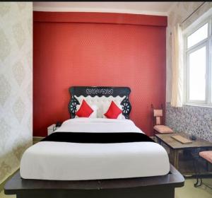 Posteľ alebo postele v izbe v ubytovaní Sudhir Hotel & Banquet, Sonipat