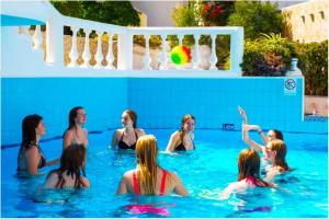 The swimming pool at or close to Entire Villa full View 3 bedrooms 3 bathrooms 3 kitchens