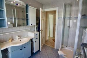 O baie la Bellevue-App-15 +10 fotografii