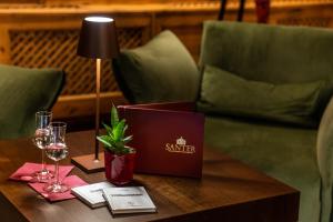 Nápoje v ubytovaní Romantik Hotel Santer