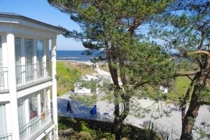 Blick auf den Strand von einem Haus in der Unterkunft Strandoase Whg 14 in Heringsdorf
