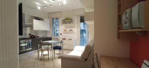 Кухня або міні-кухня у Apartment 4 travel - Solo affitti brevi