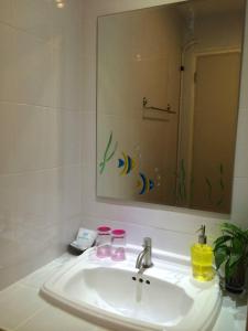 Koupelna v ubytování Glitter House Phuket