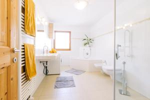 Ein Badezimmer in der Unterkunft Stimpflhof