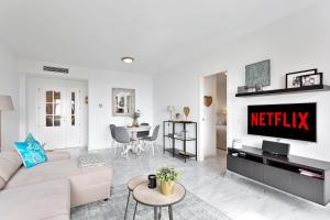 Μια τηλεόραση ή/και κέντρο ψυχαγωγίας στο Appartement Aldea Hills, Manilva
