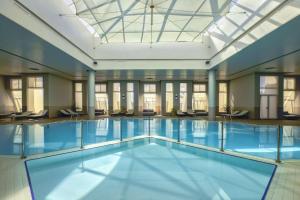 Bazén v ubytování Radisson Blu Palace Resort & Thalasso, Djerba nebo v jeho okolí