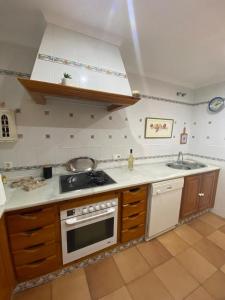 Fotografia z galérie ubytovania Apartamento en primera línea de playa con piscina. v destinácii El Puerto de Santa María