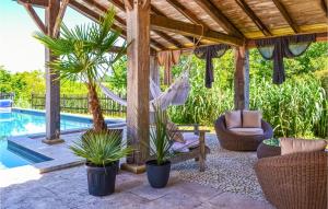 Πισίνα στο ή κοντά στο Amazing Home In Fleurac