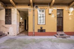 Budova, v ktorej sa apartmán nachádza