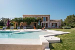Fotografia z galérie ubytovania Magnificent Mallorca Villa Casa Son 6 Bedrooms Childrens Play Area Private Pool Alcudia v Alcudii