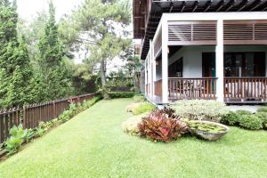 Zahrada ubytování Rumah Pelita near Lembang FREE WIFI - Villa Lantera