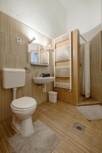 Kúpeľňa v ubytovaní Andrássy 53 2bedroom Center Apartment