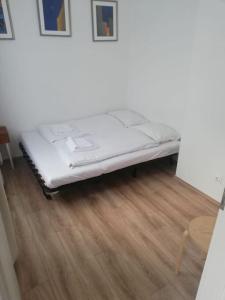 Posteľ alebo postele v izbe v ubytovaní Buda Castle Toldy Apartment
