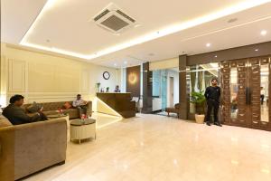 Gestir sem dvelja á Hotel Avalon Palms Agra