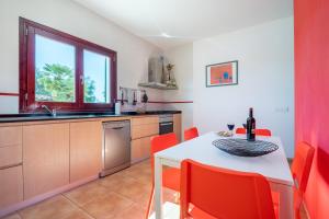 A kitchen or kitchenette at Finca Son Puca
