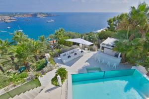 Bazén v ubytování Irresistible Ibiza Villa 3 Bedrooms Villa Buena Private Heated Pool Underfloor Heating San Jose nebo v jeho okolí