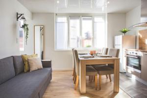 Kuchyňa alebo kuchynka v ubytovaní Bel appartement lumineux proche du centre-ville