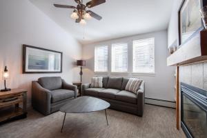 Μια τηλεόραση ή/και κέντρο ψυχαγωγίας στο Premium Unit 3620 - Studio - Fraser Crossing Founders Pointe condo