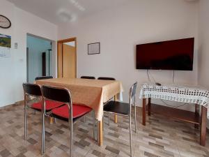 TV a/nebo společenská místnost v ubytování Apartments and Room Ivanka Petar