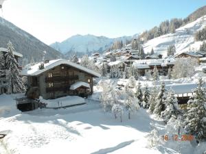 Hotel Bellevue during the winter