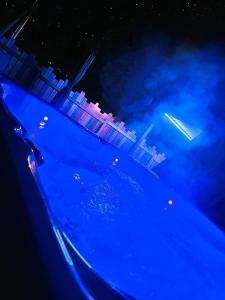 Fotografia z galérie ubytovania Au-Doux-Altic chalet romantique avec JACUZZI ET SAUNA v destinácii Métabief