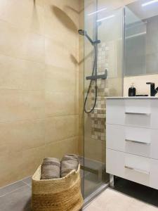A bathroom at Apartament Azul/Torrevieja Még 12 kép
