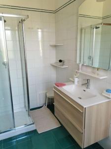 A bathroom at Villa Iris - Mondello