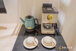 Set per la preparazione di tè e caffè presso Mika BnB