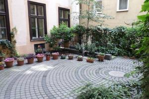 Vonkajšia záhrada v ubytovaní Park Danubes view central market Budapest