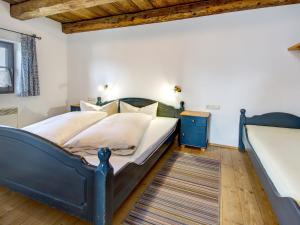 Posteľ alebo postele v izbe v ubytovaní Chalet on Zettersfeld with Dolomites Views