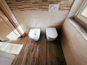 A bathroom at San Ranieri Tiny Tower