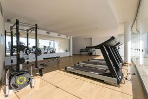 Pusat kecergasan dan/atau kemudahan kecergasan di Apartment with magnificent seeview and all luxury