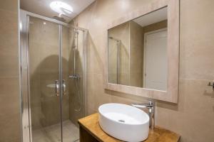 Kúpeľňa v ubytovaní Bella Karpathos Villas + 27 fotografií