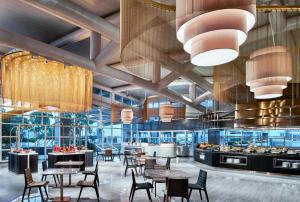 Restaurant o iba pang lugar na makakainan sa Nuanza Hotel & Convention Cikarang