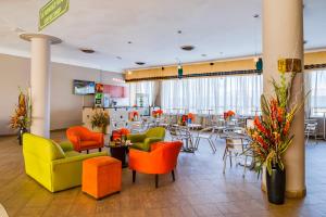 The lounge or bar area at Bulawayo Rainbow Hotel
