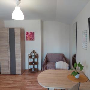 Część wypoczynkowa w obiekcie Pokoje Pod Dębowcem