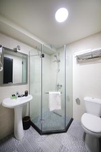 Koupelna v ubytování Hotel InnDigo in Kutaisi