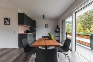 Η κουζίνα ή μικρή κουζίνα στο Seeblick Homes