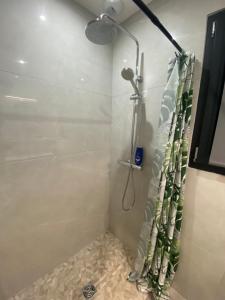 Kúpeľňa v ubytovaní Villa moderne avec piscine Aubenas + 12 fotografií