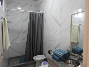 Koupelna v ubytování Departamento nuevo, amplio y cercano al centro de Posadas II