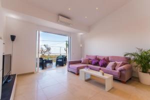 A seating area at Ideal Property Mallorca - Can Micalo