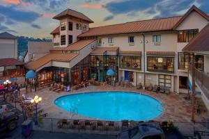 Бассейн в Sidney James Mountain Lodge или поблизости +37 фотографий