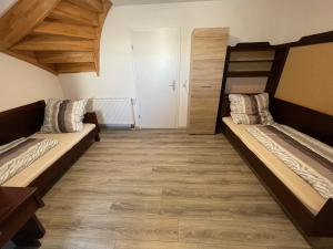 Postel nebo postele na pokoji v ubytování Ferienwohnung Einstein