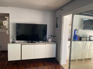 Kuchyň nebo kuchyňský kout v ubytování Luxury apartamento en río real