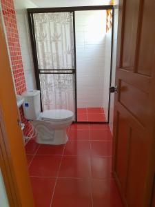 Koupelna v ubytování HOSTAL HELICONIAS