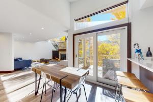 Istumisnurk majutusasutuses Unveil Vail